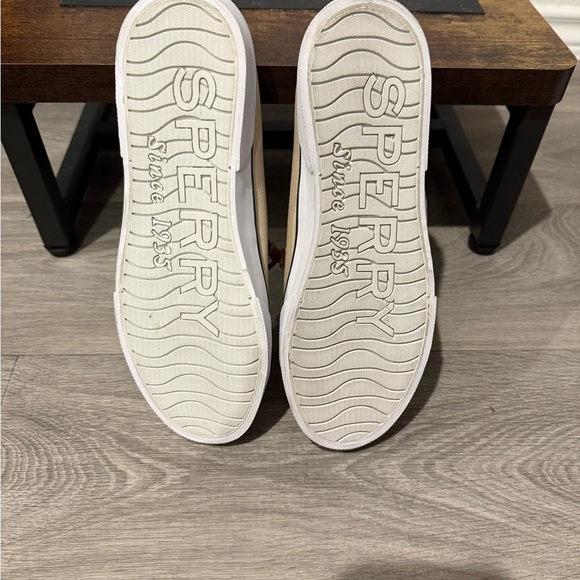 Sperry women’s Tan Canvas Shoes - Picture 6 of 6